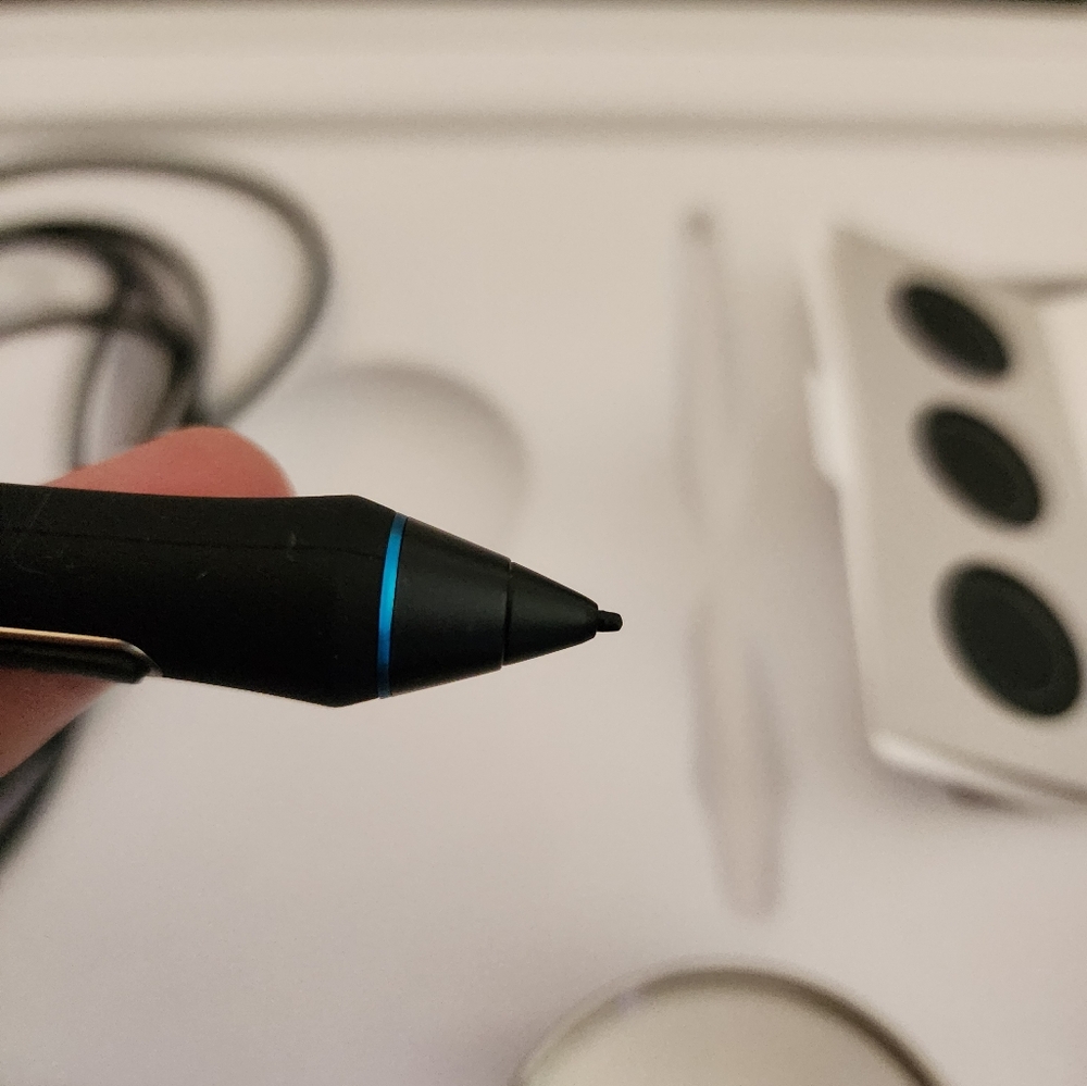 Wacom Intuos Pro - Picture 5 of 7